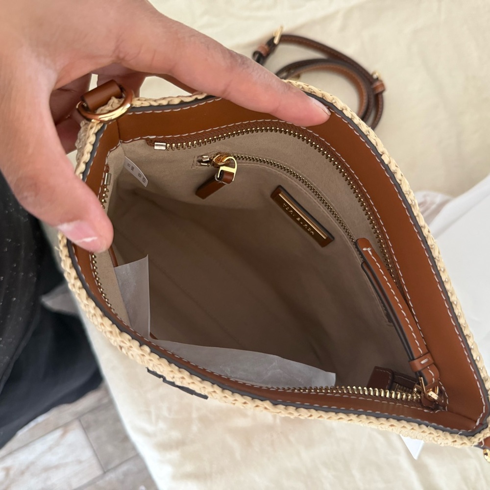 Tory Burch THEA RAFFIA SWINGPACK crossbody in COFFEE CREAM - Picture 8 of 10